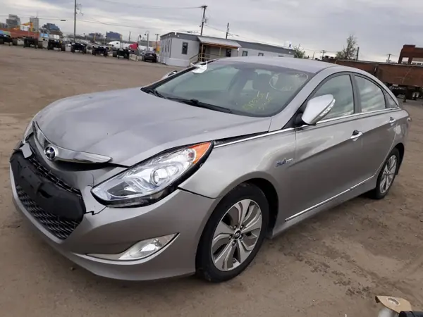 Silver sedan: front view