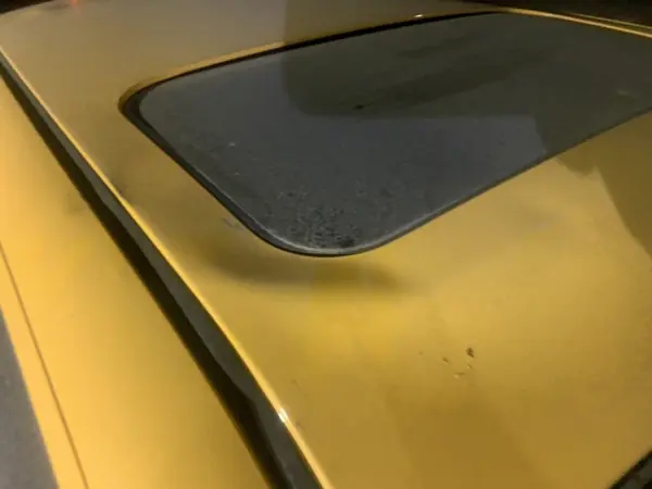 Gold-coloured roof panel near the sunroof, another view